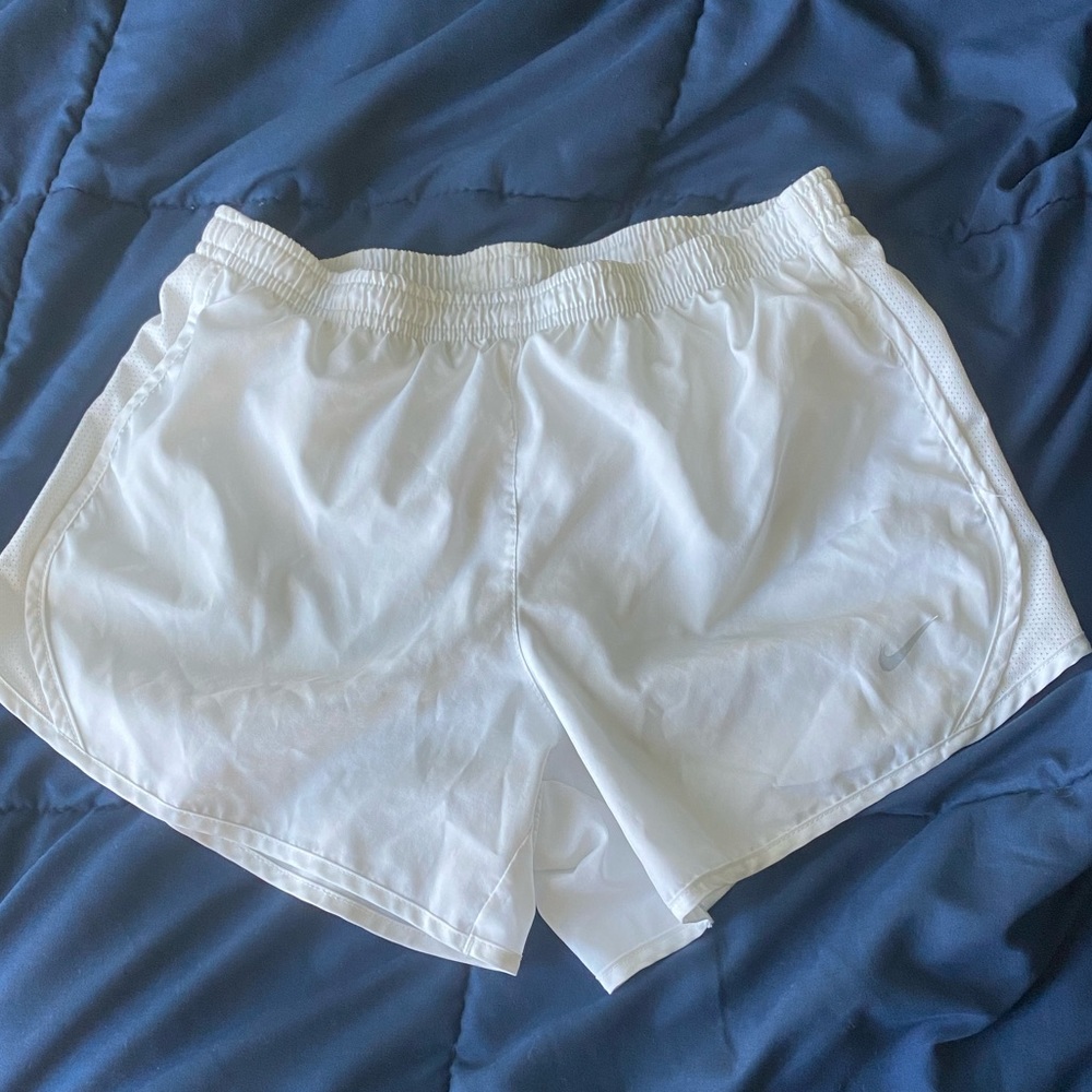 WHITE NIKE RUNNING SHORTS